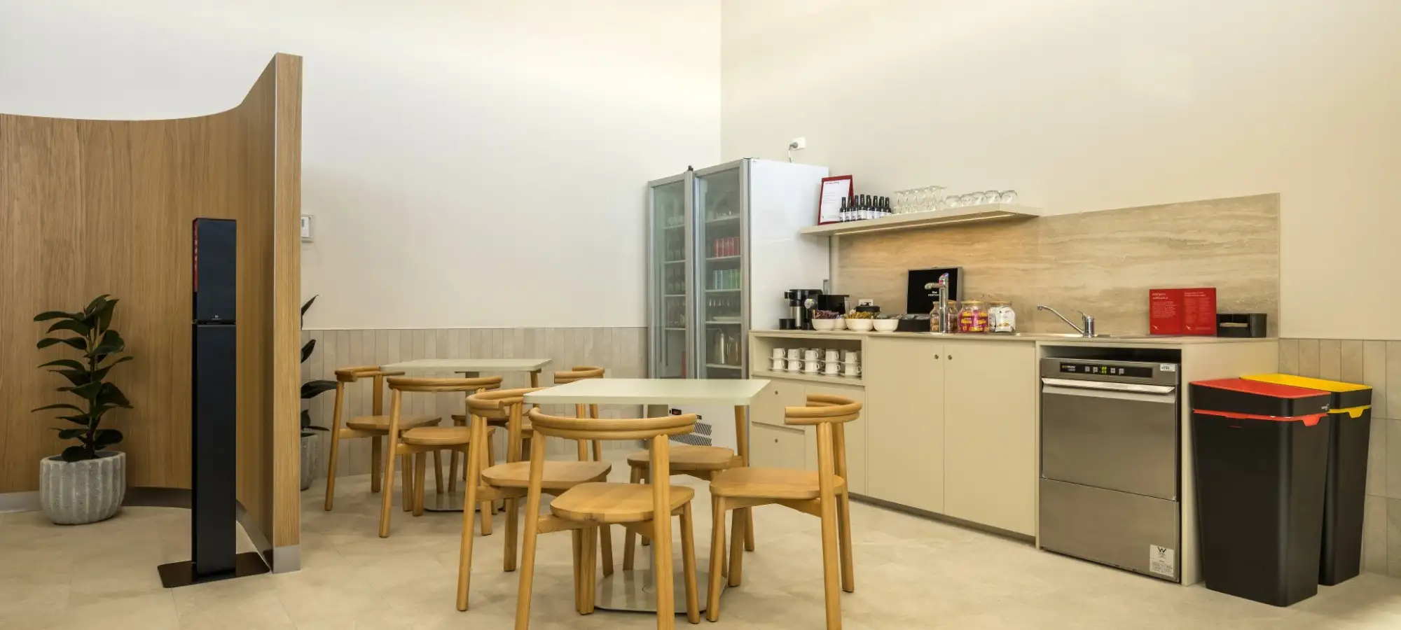 Qantas Devonport Lounge 4
